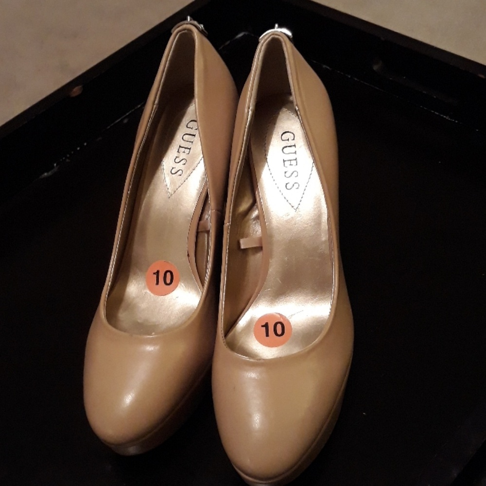 Heels - Picture 2 of 4